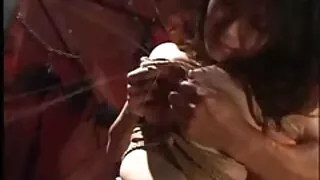 केटी एक दृढ शरीर संग आफ्नो भाइ बहकाउन र सट्टा उसलाई चार्ज को त्यो उसलाई संग गडबड