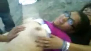 ल्याटिना सह सम्म साथी गरेको लामो मुंडा छडी बेकारी