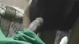 पछि एक हार्ड बकवास संग एक गोरा मा एक काले लेटेक्स पोशाक, एक मानिस सह मा उनको अनुहार
