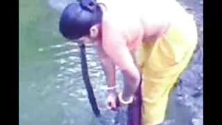 दुई कलेज बालिका एक मित्र बकवास जब शिक्षक सुतेको पतन